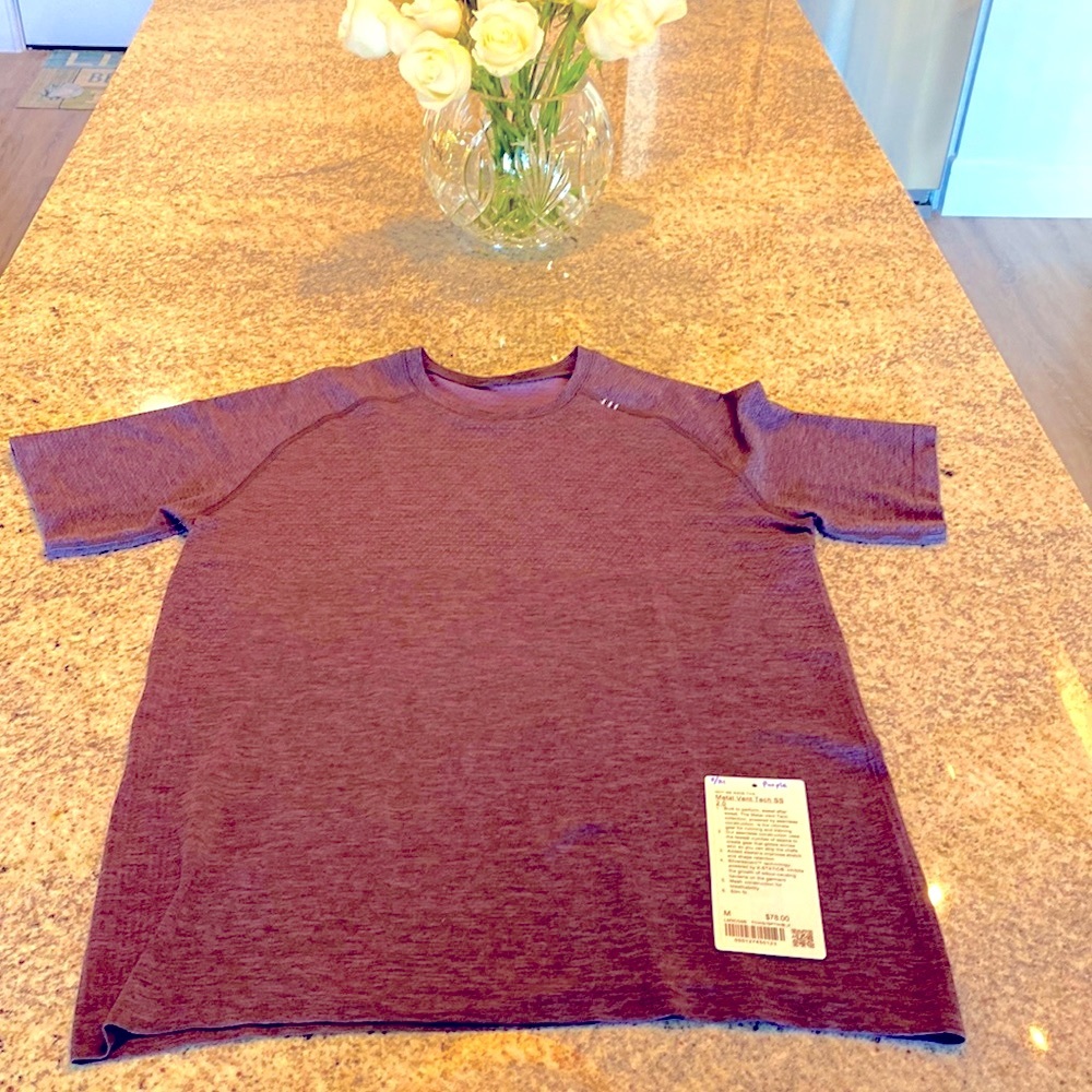 Lululemon Men’s Metal Vent Tech SS 2.0 shirt, Medium, Grape/purple